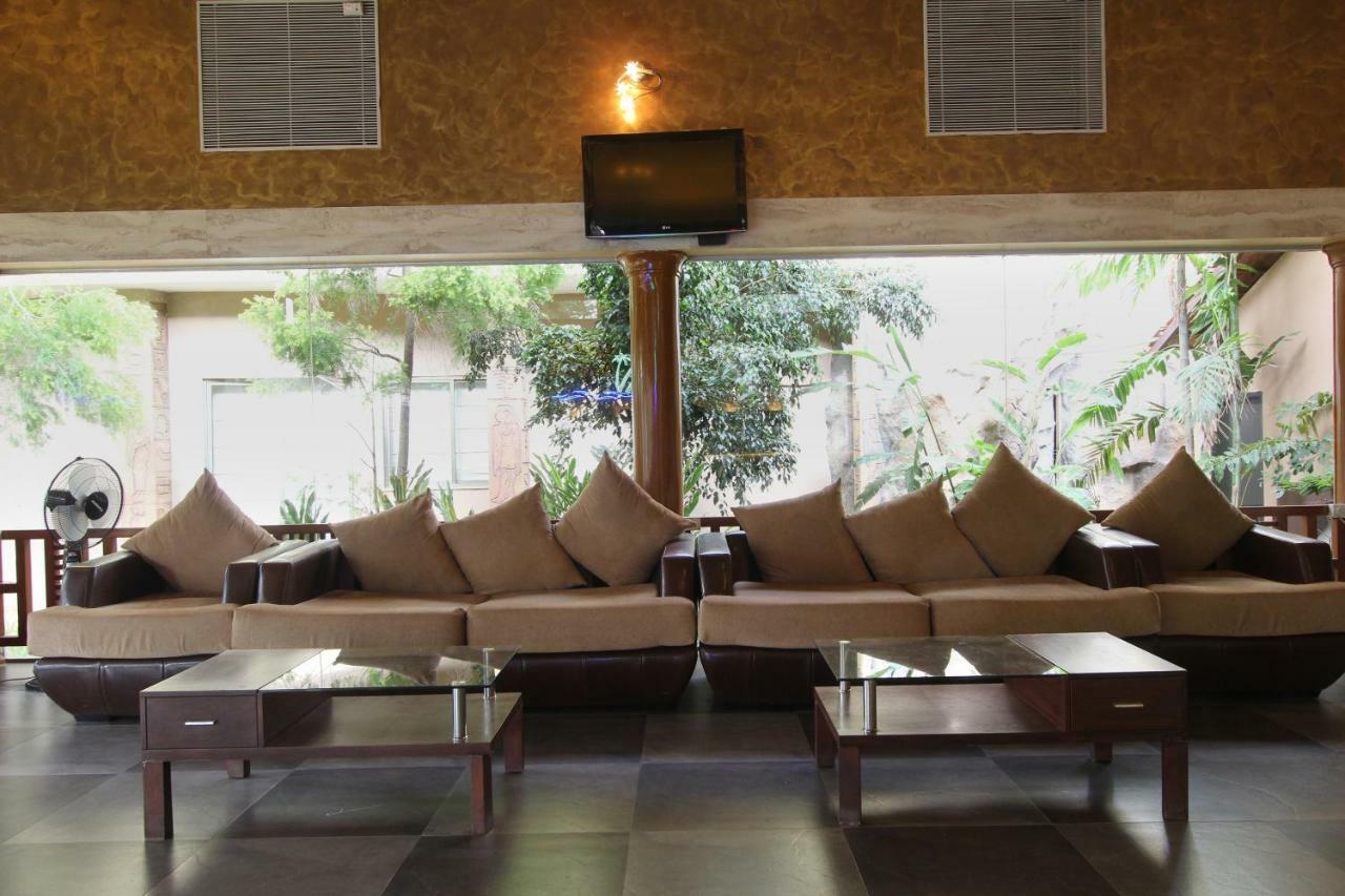 Golden Amoon Resort Narasapura Exterior foto
